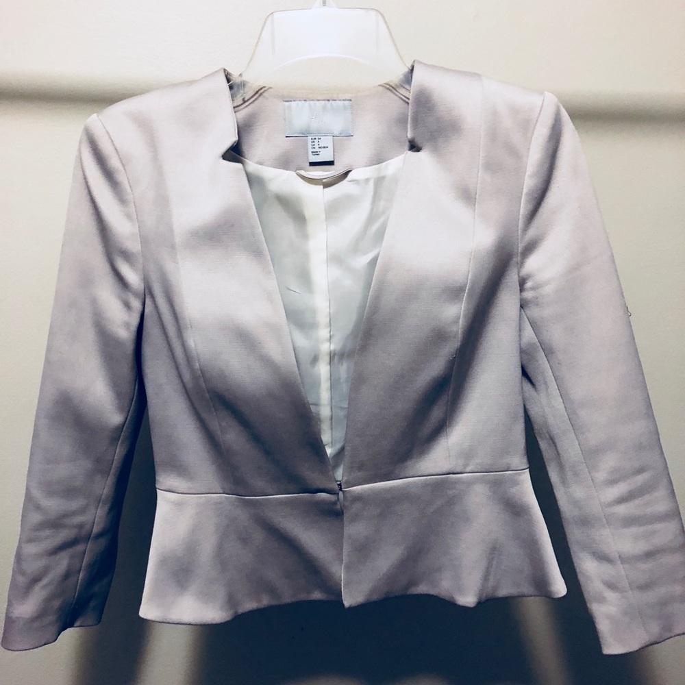 Women’s H&M Silver 3/4 Sleeve Cropped Blazer